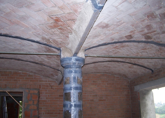 Sistemi-compositi-in-fibra-di-carbonio-per-consolidamenti-Modena